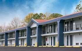 Super 8 By Wyndham Locust Grove